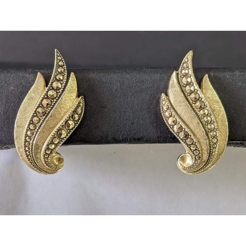 Vintage Germany 1980s Flame Goldtone And Black Clip On Earrings 41$